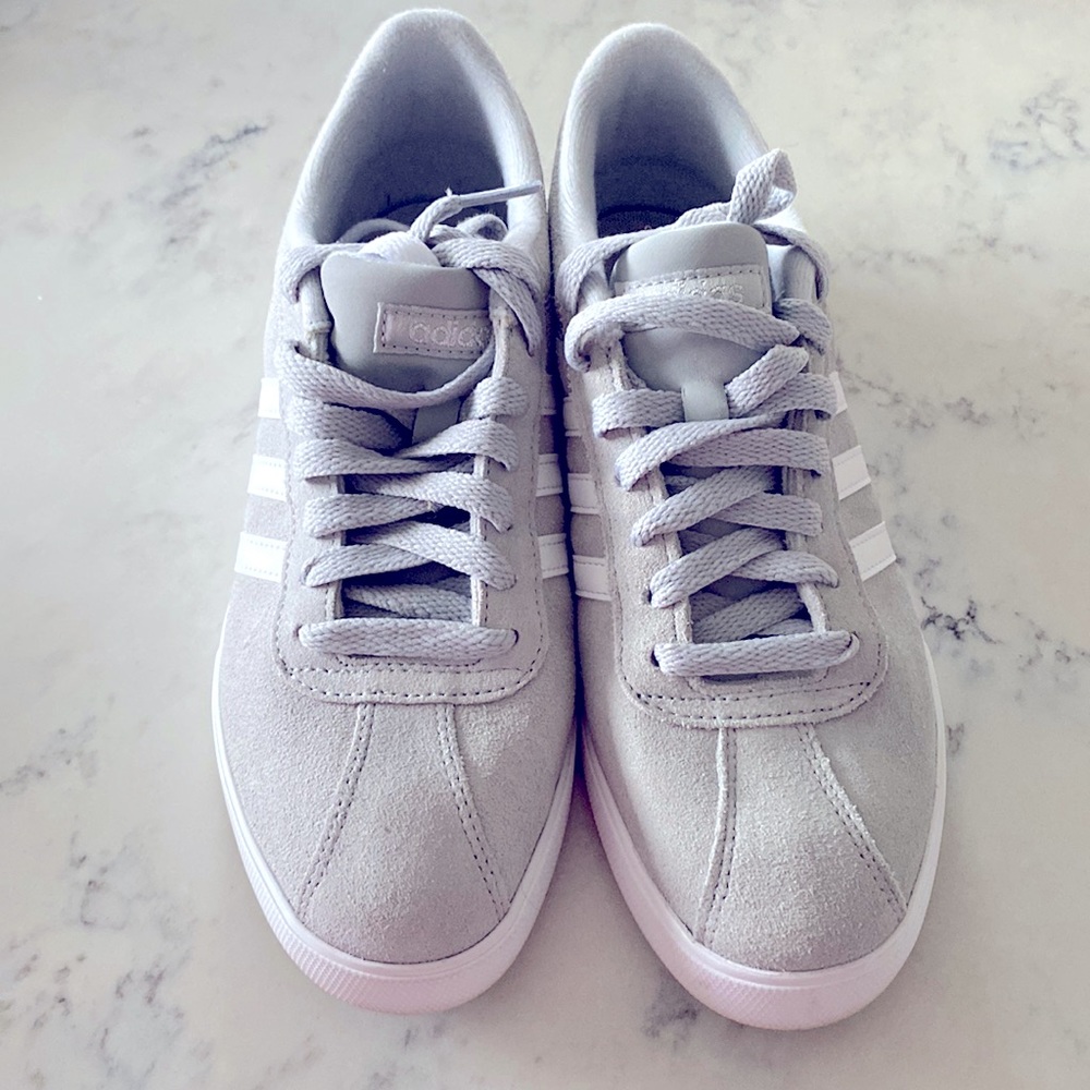 Adidias women’s sneakers!